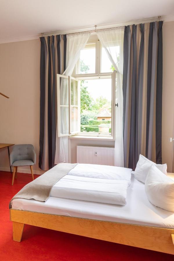 Hotel Kavaliershaus Krumke - Gaestehaus Im Schlosspark - Schluesselbox - Kein Tv Zewnętrze zdjęcie
