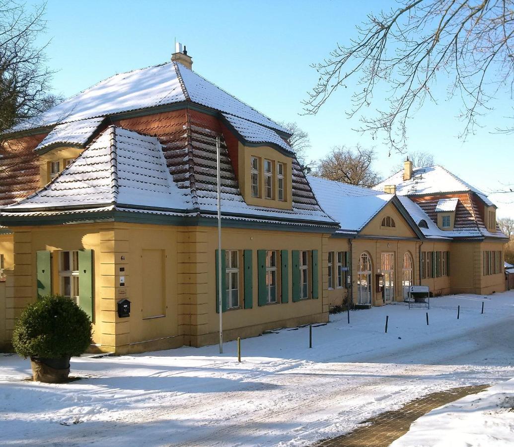 Hotel Kavaliershaus Krumke - Gaestehaus Im Schlosspark - Schluesselbox - Kein Tv Zewnętrze zdjęcie
