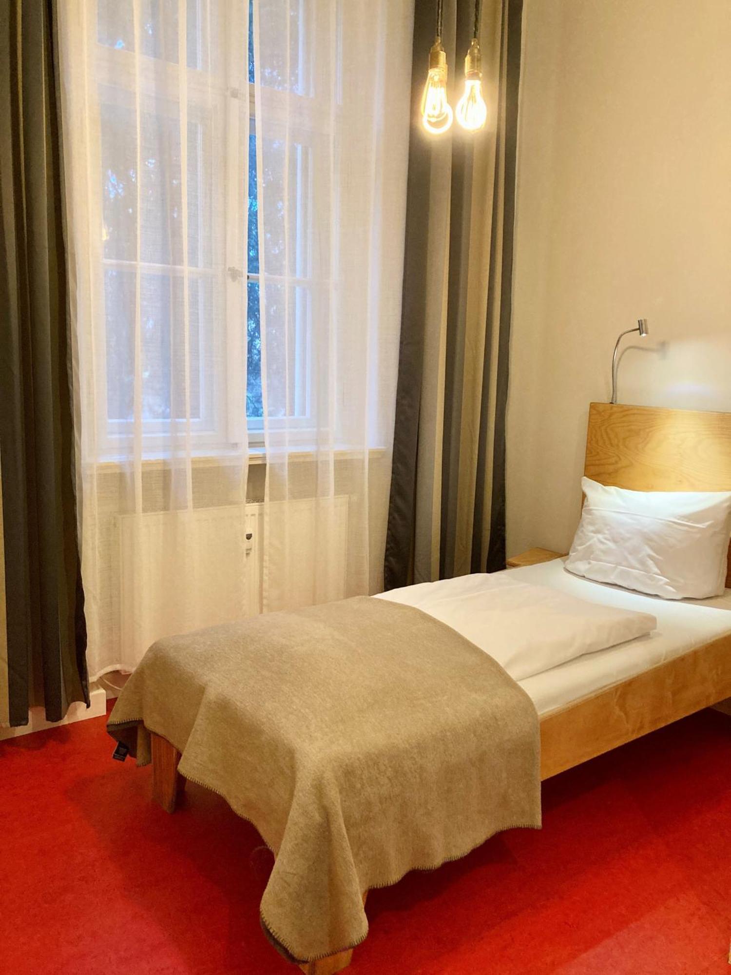 Hotel Kavaliershaus Krumke - Gaestehaus Im Schlosspark - Schluesselbox - Kein Tv Zewnętrze zdjęcie