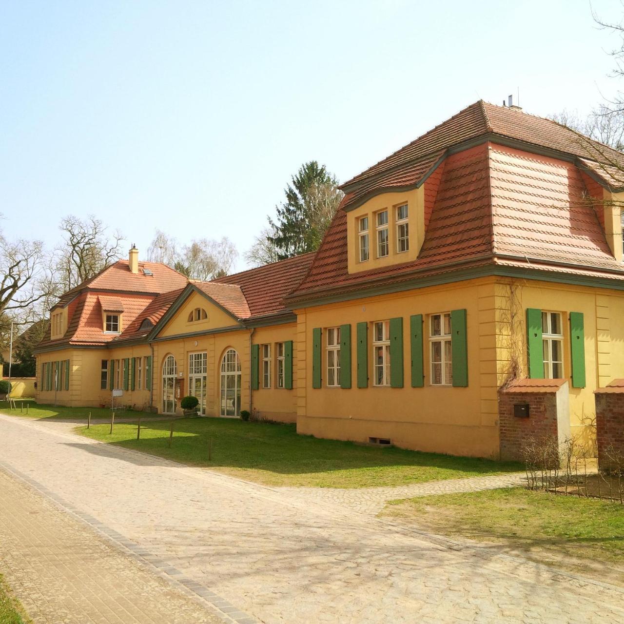 Hotel Kavaliershaus Krumke - Gaestehaus Im Schlosspark - Schluesselbox - Kein Tv Zewnętrze zdjęcie